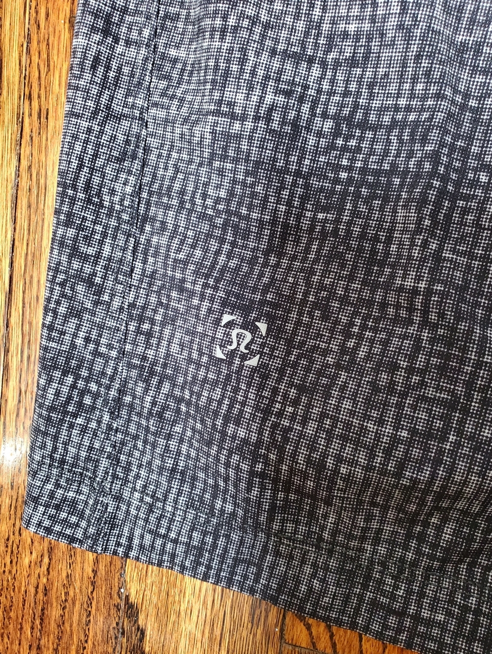 Lululemon Men's T.H.E Short Luxtreme Liner 9"  Grey Athletic with Black Sz M - Picture 15 of 16